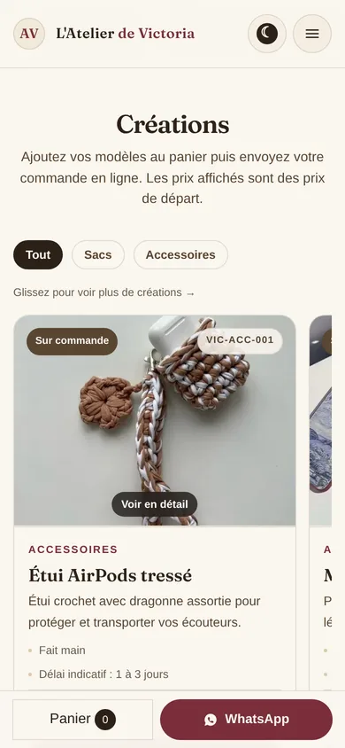Le catalogue du même site sur téléphone : filtres par catégorie, première création, boutons Panier et WhatsApp